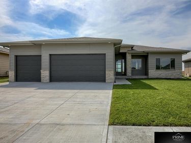 5938 N 209 Street , Elkhorn, NE 68022