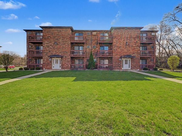 1003 Spruce Street , Unit 3B, Glendale Heights, IL 60139
