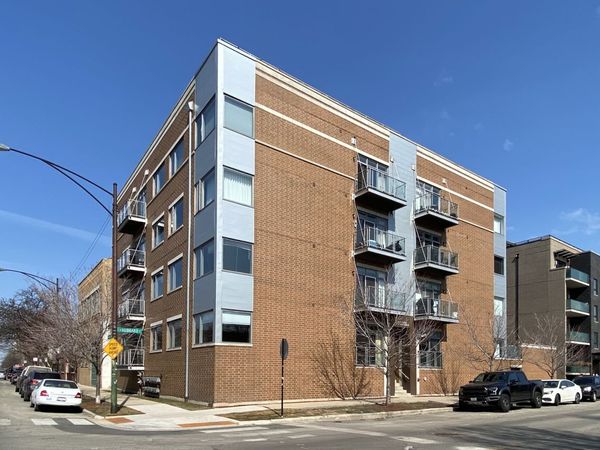 1162 W Hubbard Street, Unit 203, Chicago, IL 60642