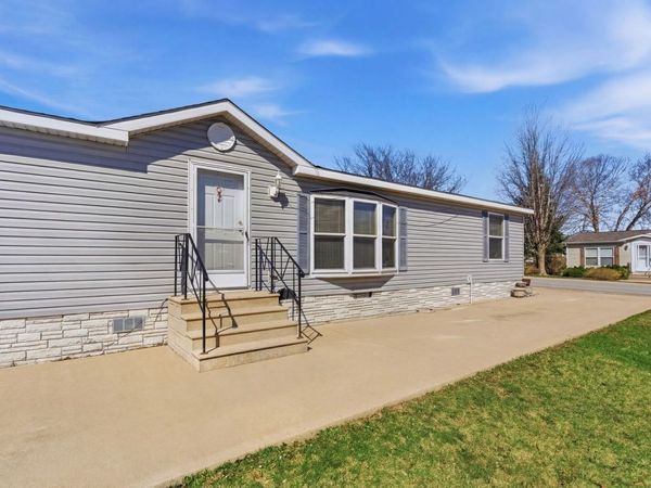 2295 Iris Avenue , Belvidere, IL 61008