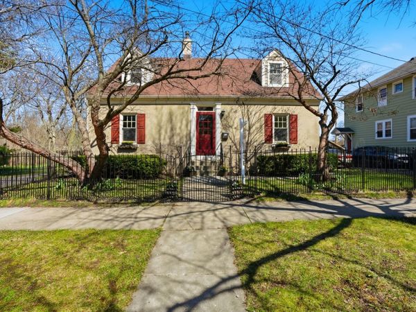 218 N 4th Avenue , St. Charles, IL 60174