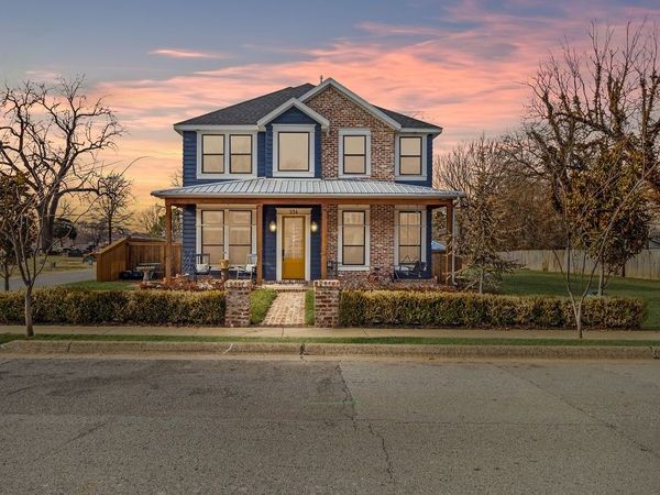 234 SW F Street, Bentonville, AR 72712