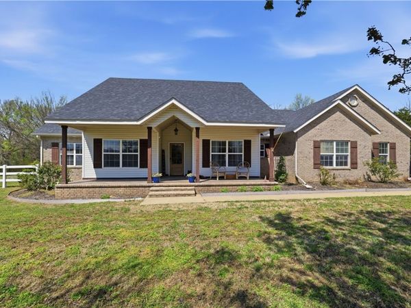 320 Lee Ann Way , Prairie Grove, AR 72753