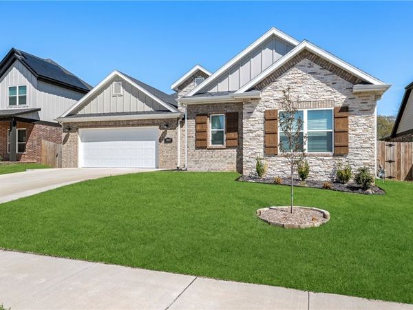 3907 SW Pecan Circle , Bentonville, AR 72713