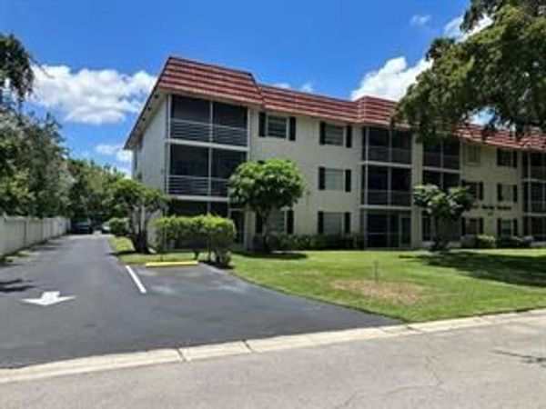 3550 NW 104th Avenue, Unit 33, Coral Springs, FL 33065