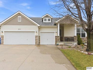 8413 S 160th Avenue , Omaha, NE 68136