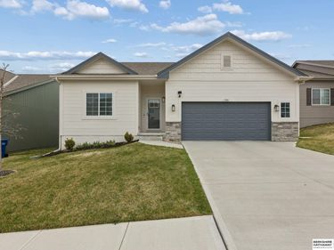 7709 N 108th Street , Omaha, NE 68111