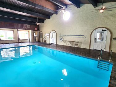 6805 Summerset Court, Lincoln, NE 68516