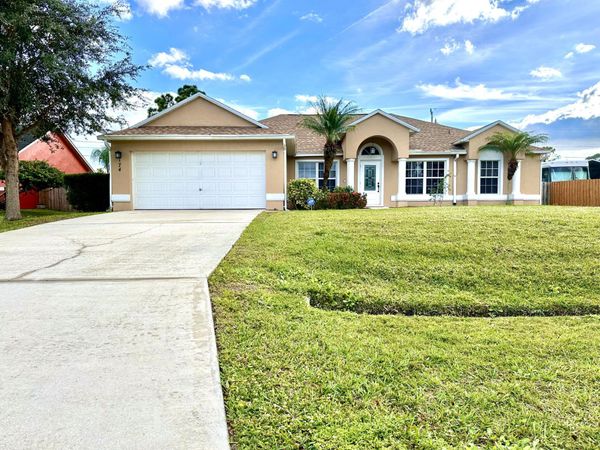 174 SW Sea Lion Road, Port St. Lucie, FL 34953