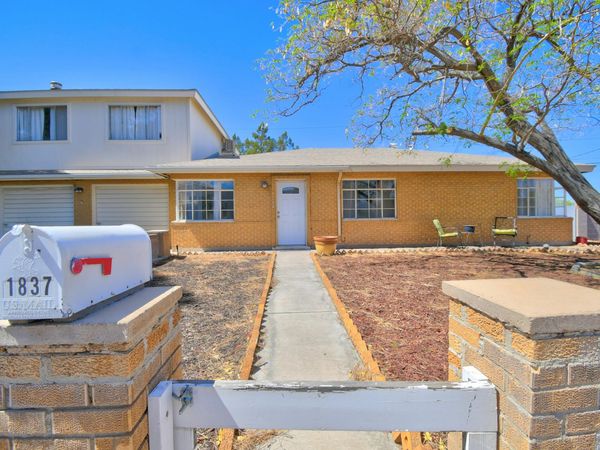 1837 Valencia Drive NE, Albuquerque, NM 87110