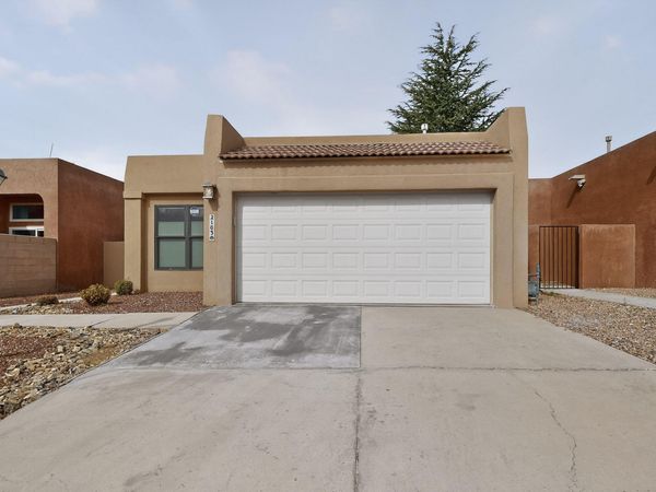 2103 Navajo Willow Drive NE, Albuquerque, NM 87122