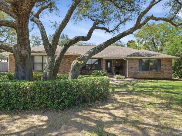 2569 Cypress Point Cir, Navarre, FL 32566