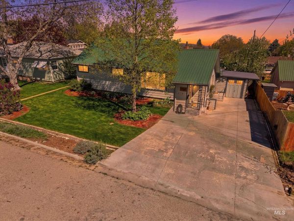 1112 NW 1st St, Meridian, ID 83642