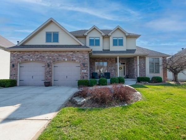 669 Davis Circle, Crown Point, IN 46307