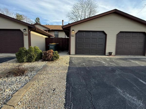 2302 Yorktowne Drive , Valparaiso, IN 46383