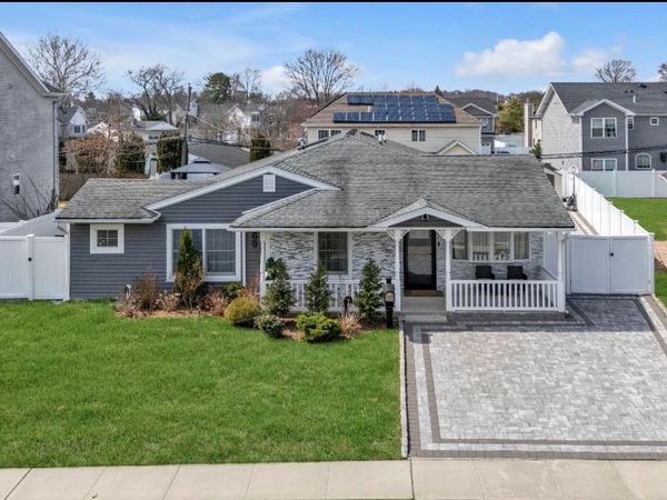 69 Candy Lane, Syosset, NY 11791
