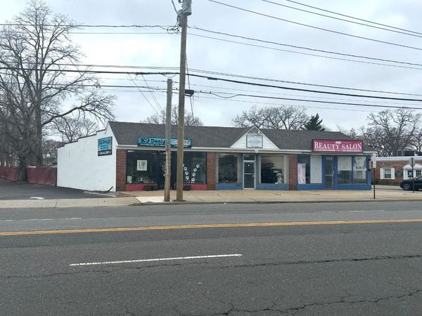 565 Broadway , Massapequa, NY 11758