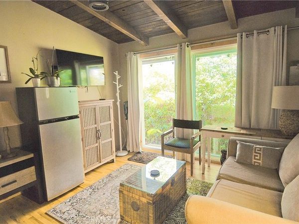 545 1st Street, Unit B, Manhattan Beach, CA 90266