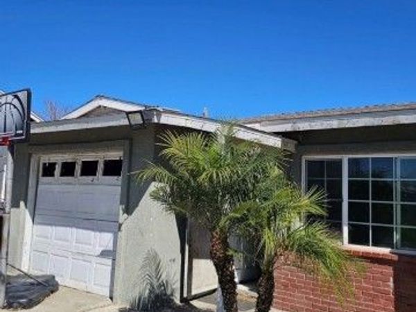 623 S Mistletoe Avenue, San Jacinto, CA 92583
