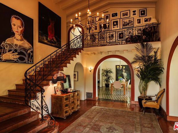 5000 Finley Avenue, Los Angeles, CA 90027