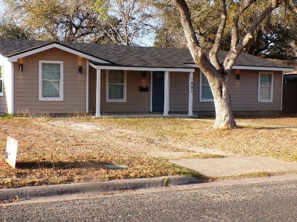 1003 E Randall, Beeville, TX 78102