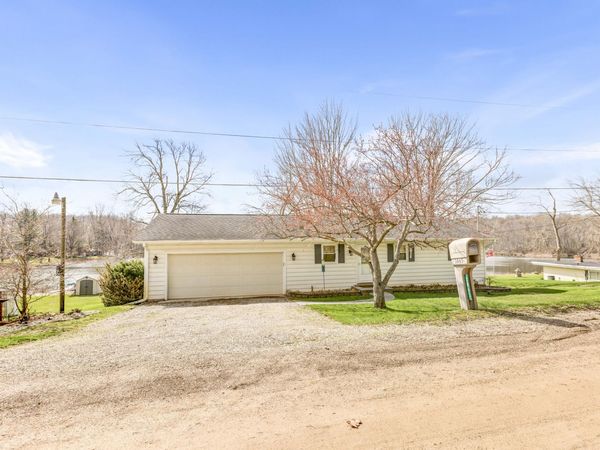 3865 Strawberry Hill Road, Hillsdale, MI 49242