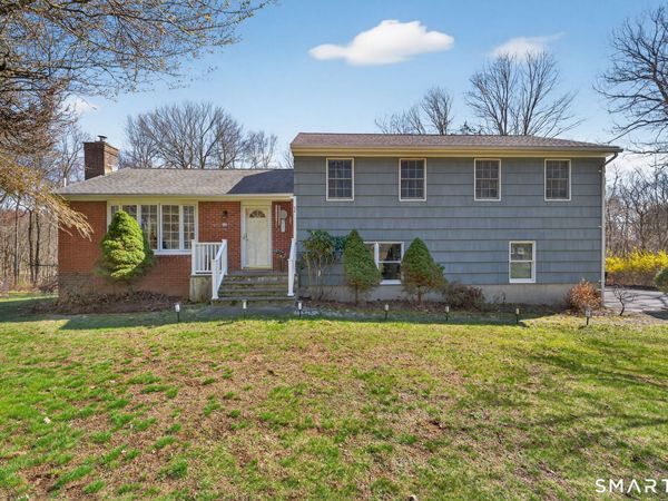 31 Longmeadows, Wilton, CT 06897