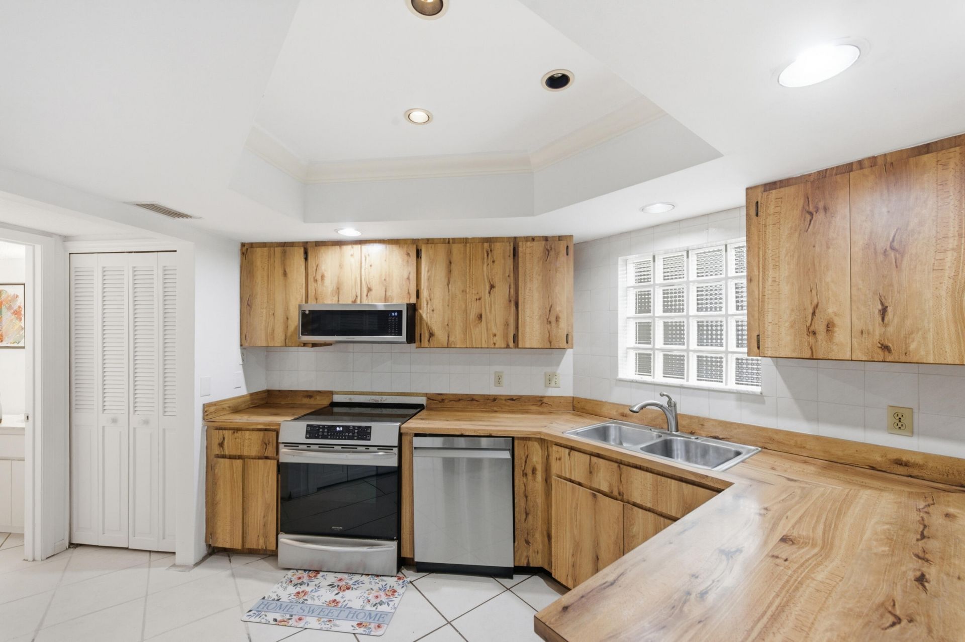 105 Weybridge Circle, Unit A, Royal Palm Beach, FL 33411 Photo