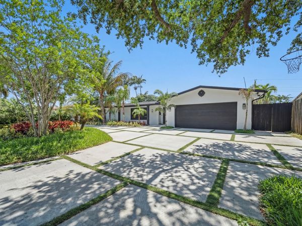 5121 NE 17th Terrace, Fort Lauderdale, FL 33334