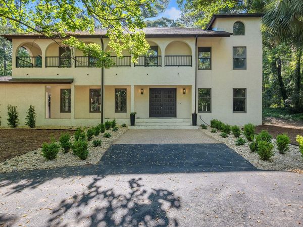 6375 Thomasville Road, Tallahassee, FL 32312