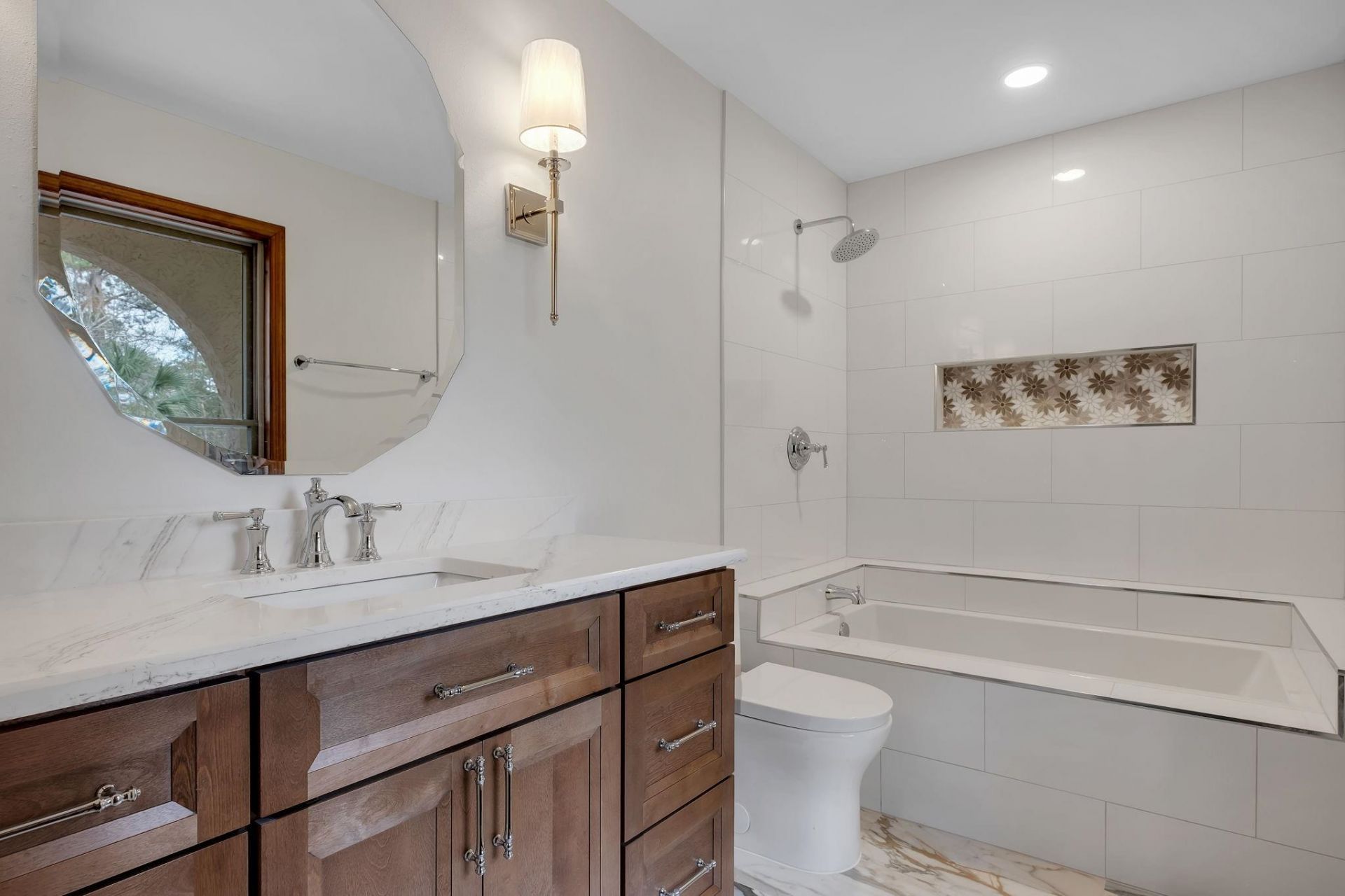 6375 Thomasville Road, Tallahassee, FL 32312 Photo