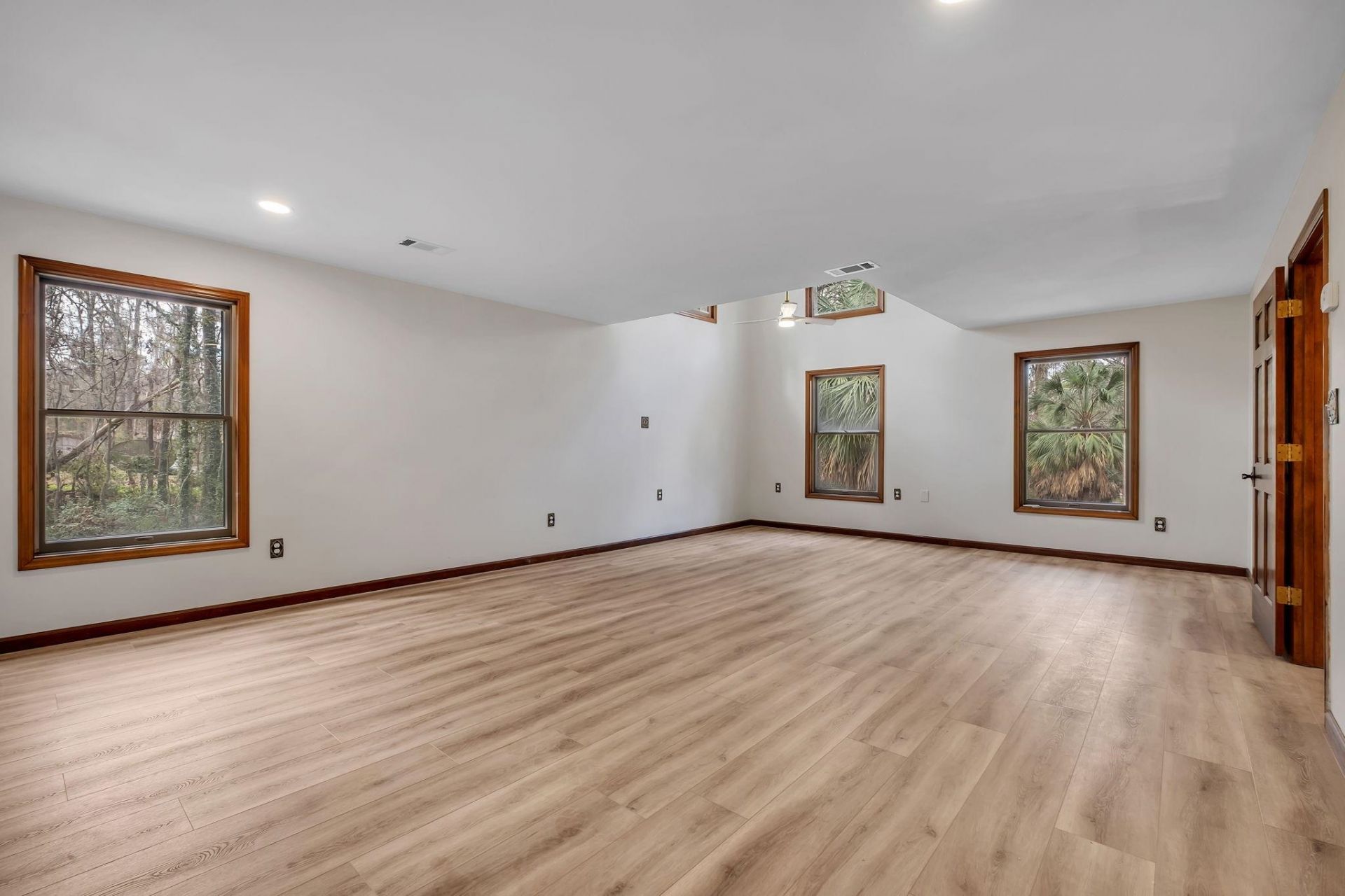 6375 Thomasville Road, Tallahassee, FL 32312 Photo