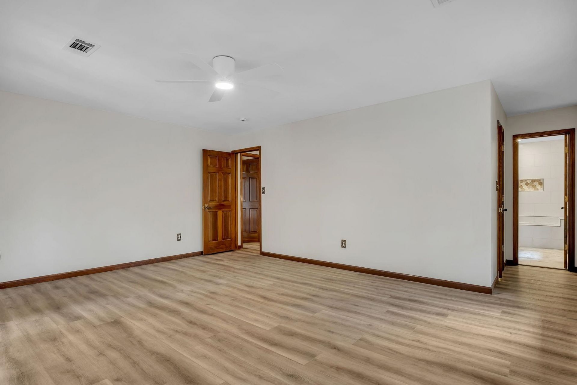 6375 Thomasville Road, Tallahassee, FL 32312 Photo