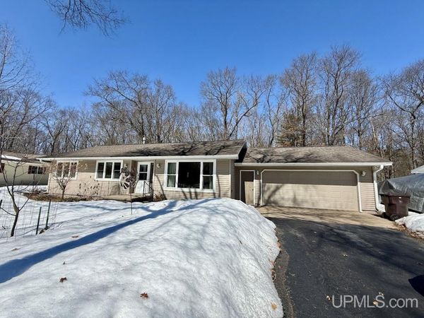7307 Lake Bluff 19.4 Road, Escanaba Twp, MI 49837