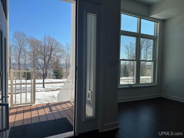 776 S Lakeshore Boulevard, Marquette, MI 49855