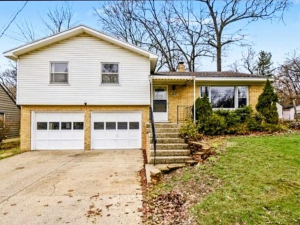 3835 Burlingame Avenue SW, Wyoming, MI 49509