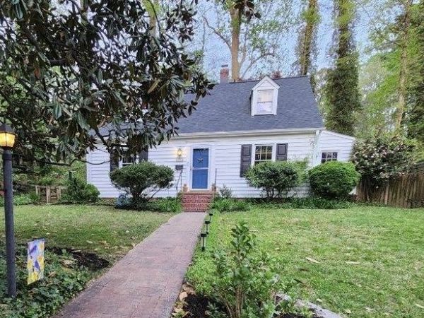 11 Grove Avenue, Williamsburg, VA 23185