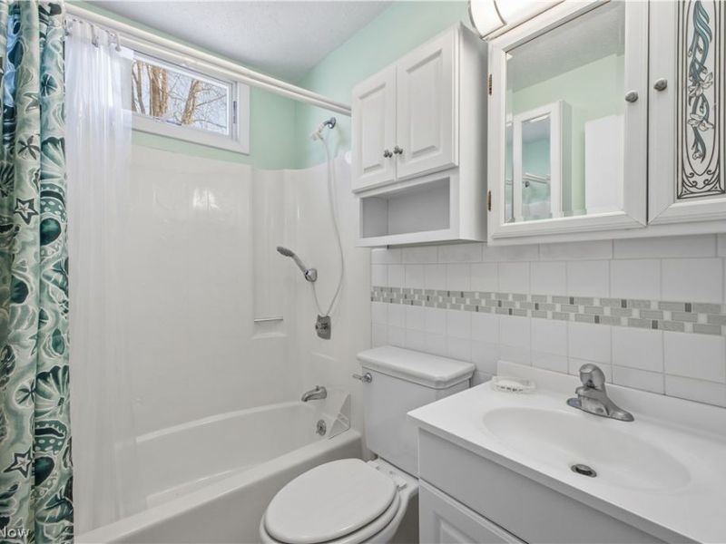 1029 Woodglen Avenue, Newton Falls, OH 44444 Photo 25