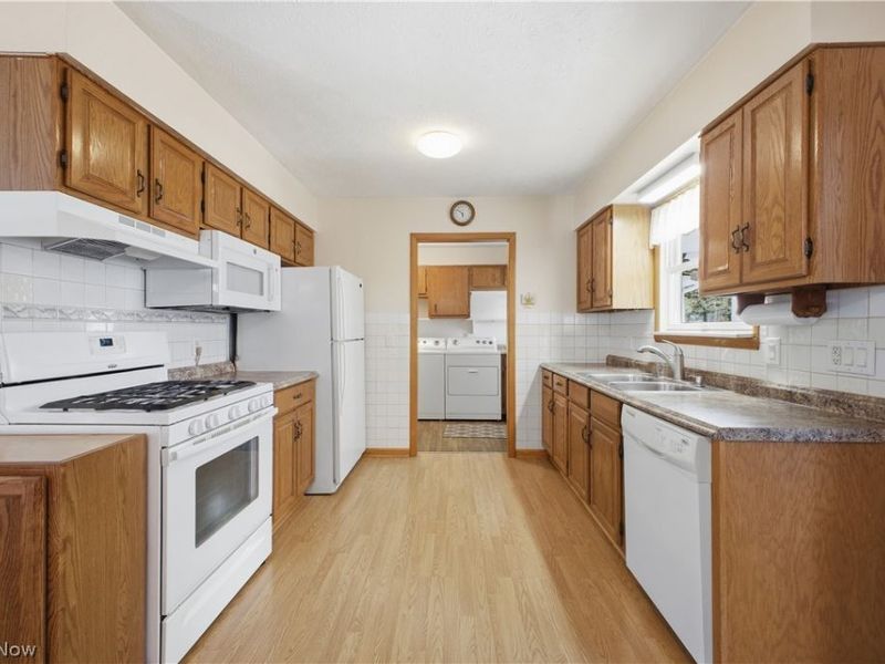 1029 Woodglen Avenue, Newton Falls, OH 44444 Photo 5