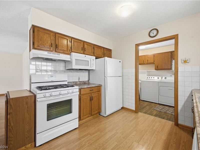 1029 Woodglen Avenue, Newton Falls, OH 44444 Photo 6