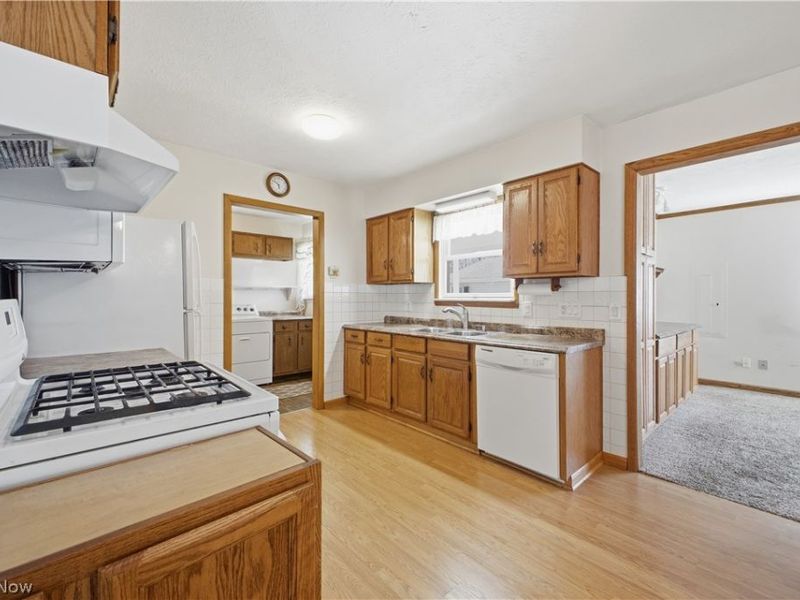 1029 Woodglen Avenue, Newton Falls, OH 44444 Photo 7