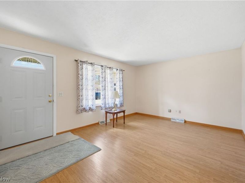 1029 Woodglen Avenue, Newton Falls, OH 44444 Photo 8