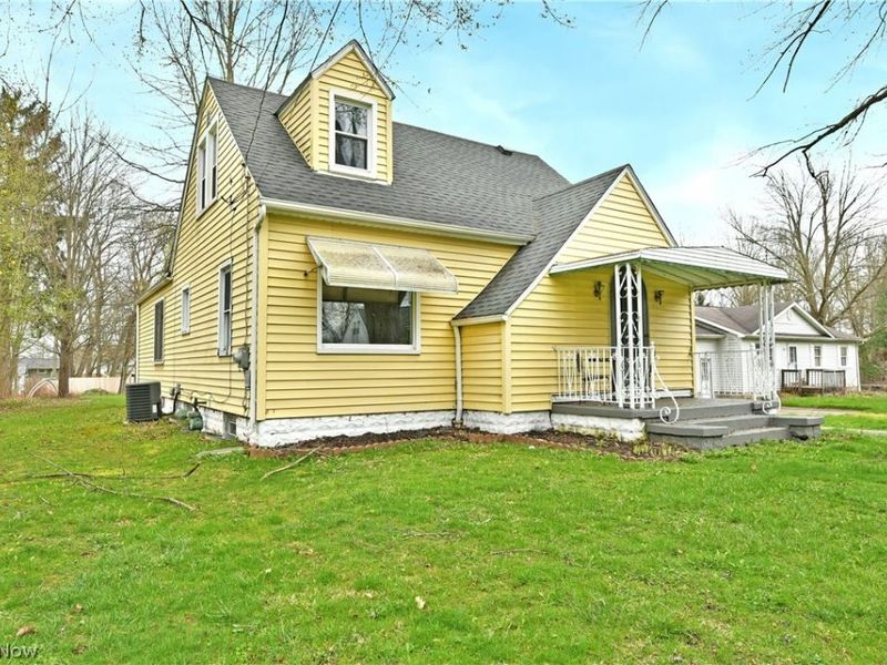 4890 Myrtle Avenue NW, Warren, OH 44483 Photo 2