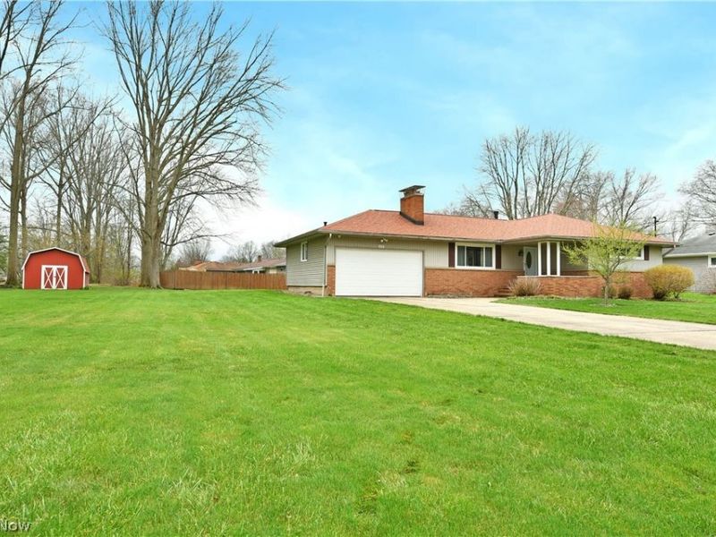 225 Durst Drive NW, Warren, OH 44483 Photo 2