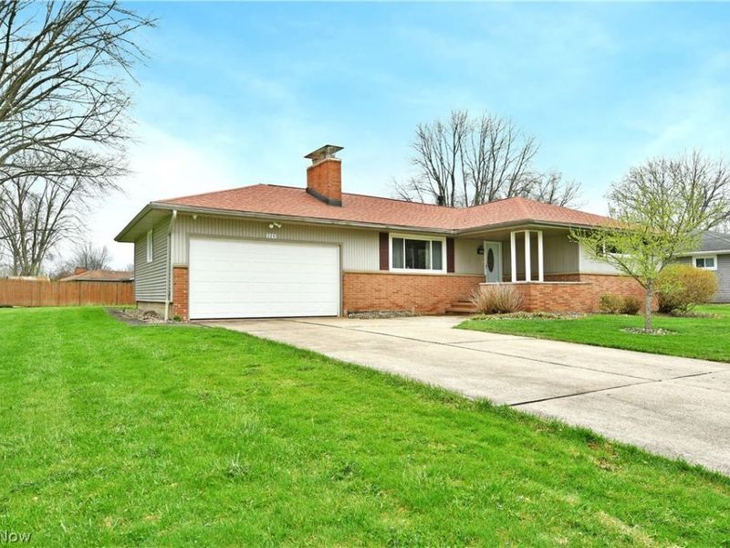 225 Durst Drive NW, Warren, OH 44483 Photo 3