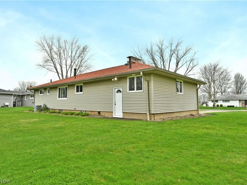 225 Durst Drive NW, Warren, OH 44483 Photo 6