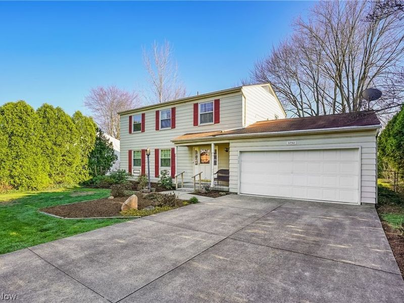 3750 Allenwood Drive SE, Howland, OH 44484 Photo 2