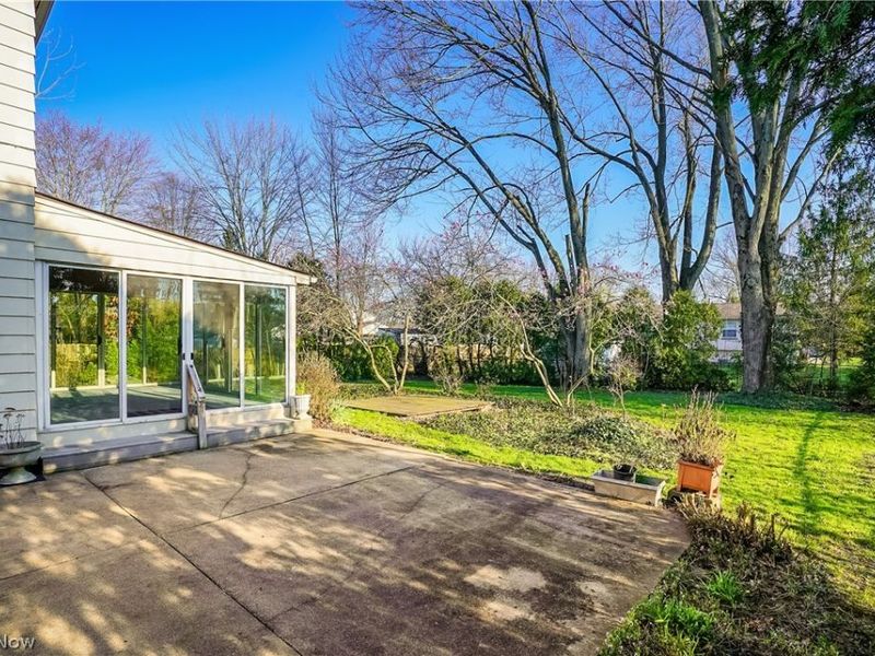 3750 Allenwood Drive SE, Howland, OH 44484 Photo 5