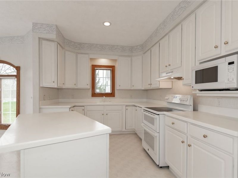 5585 Canyon Ridge Drive, Perry, OH 44077 Photo 9