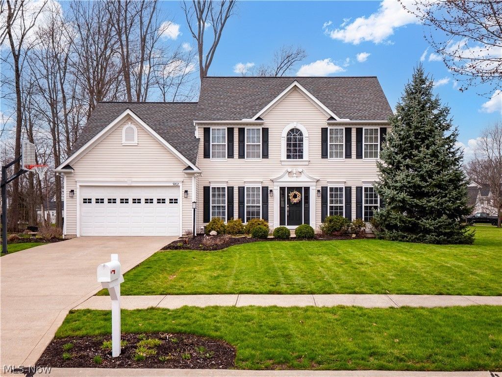 9202 Lake View Drive, Olmsted Falls, OH 44138